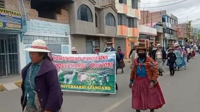 Azangaro organizaciones sociales piden cierre del Congreso l Difusion