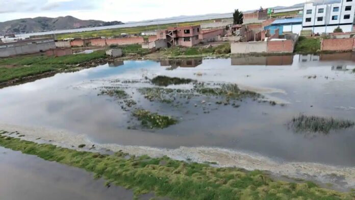 Puno: Vecinos de Jayllihuaya piden ayuda por inundación en avenida Orgullo Aymara