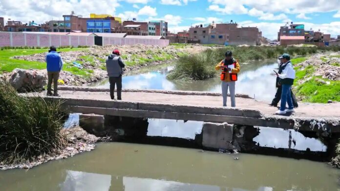 Autoridades verifican trabajos de limpieza y descolmatación del río Torococha en San Román