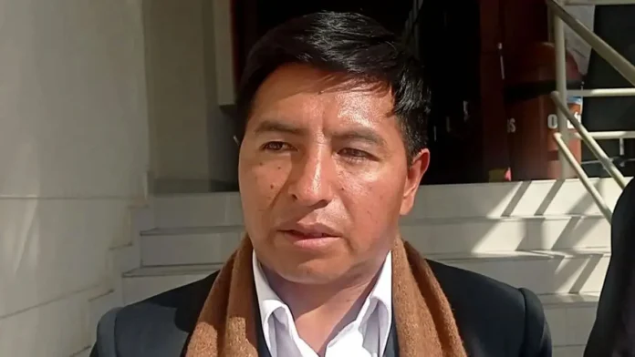 Lago Titicaca recibe derechos legales para frenar contaminación creciente en Puno