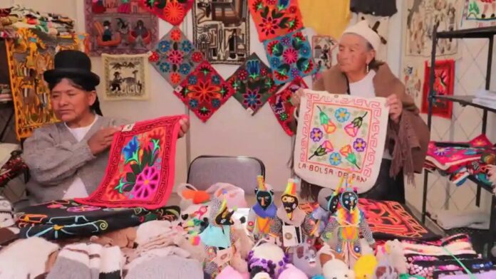 Artesanas de Puno exigen más apoyo hacia ese sector y recodaran el “Día del Artesano”