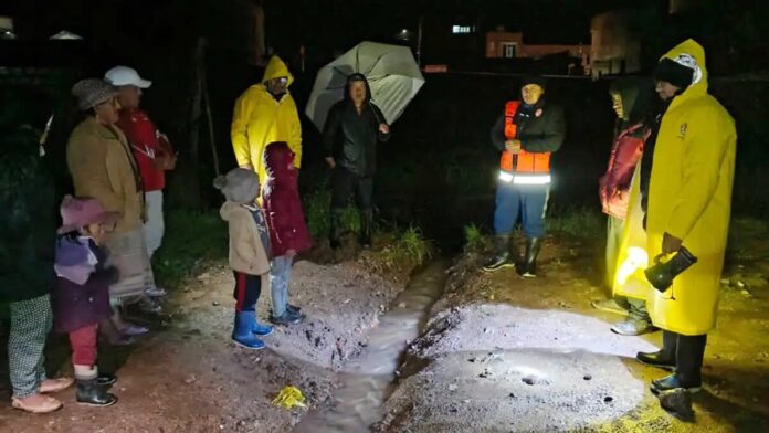 Juli: Lluvias inundan barrios y cultivos preocupando a la población