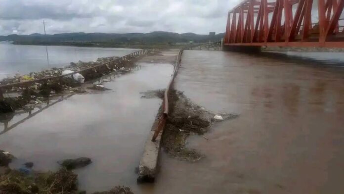 Río Coata en alerta roja: Miles de familias en riesgo por desborde en Puno