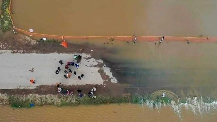 Río Coata se desborda en Puno DF