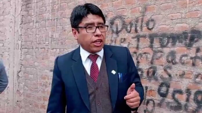 Dos mil estudiantes del colegio Comercio 32 perjudicados por el Gobierno Regional de Puno