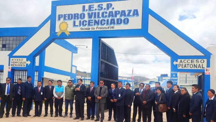 Azángaro: Licenciamiento permitirá al Instituto Pedro Vilcapaza ofrecer educación de calidad