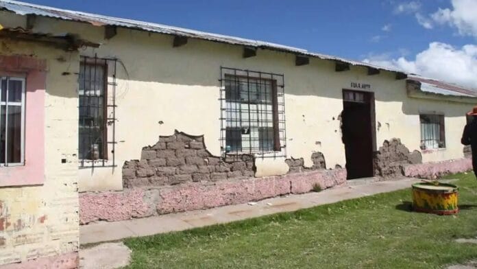 Azángaro: Escuela de Mororcco en emergencia 36 años de abandono y deterioro