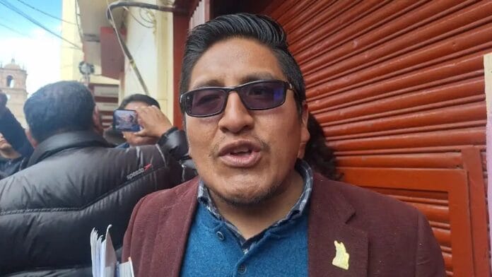 Consejero de Lampa rechaza ausencia del Gobernador Hancco ante protesta por Coar