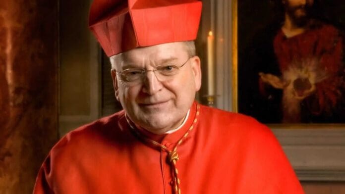 Raymond Leo Burke: El cardenal estadounidense que podría suceder al Papa Francisco