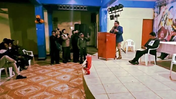 debate de candidatos FRCFP CPR Pifias y cuestionamientos en debate de candidatos a la presidencia de la Federación Regional de Folklore y Cultura de Puno