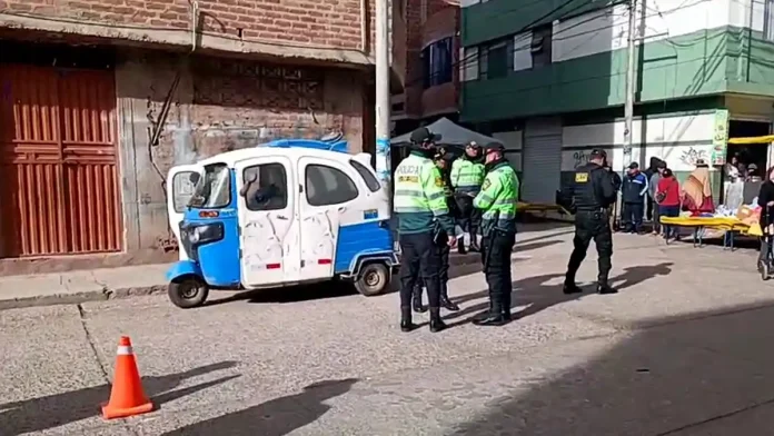 Mototaxista muere dentro de su unidad df