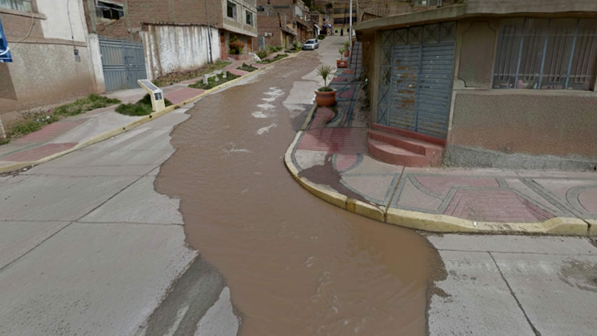 Agua de desagüe ingresa a viviendas