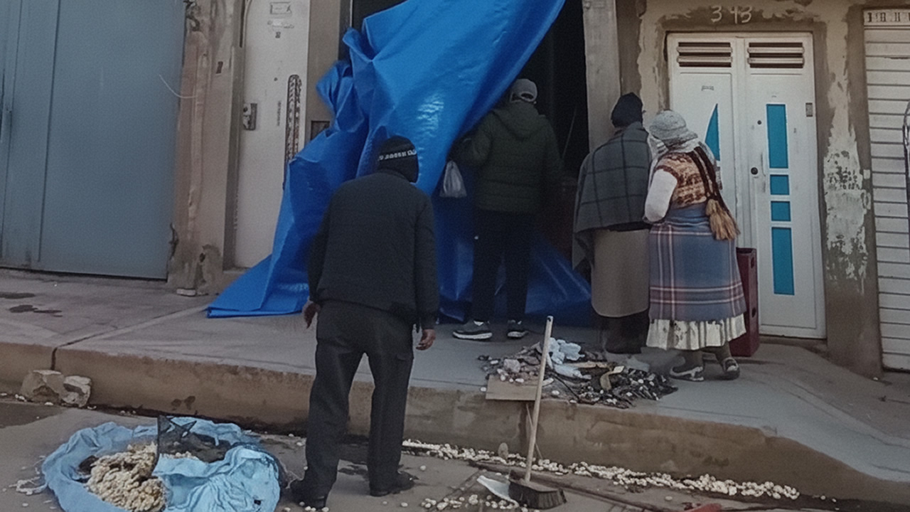 Mujer sufre graves quemaduras tras deflagración de gas en restaurante de Juliaca